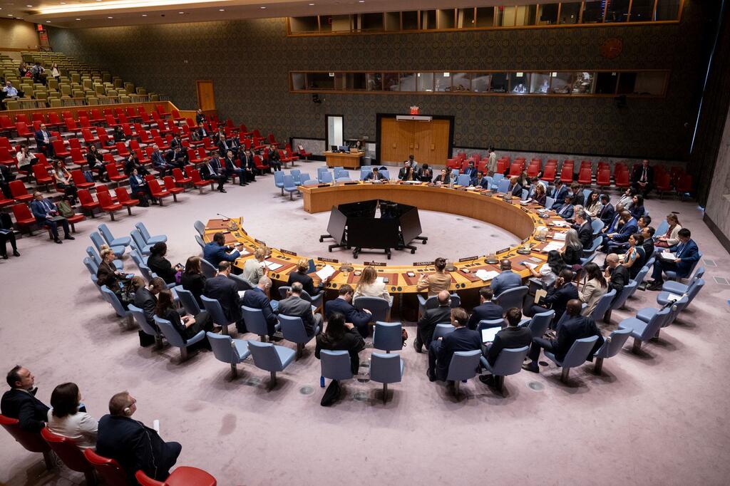 A wide view of the Security Council meeting on maintenance of peace and security of Ukraine.